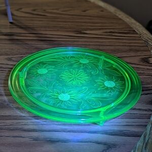 Vintage Jeannette Sunflower Green Uranium Glass Footed Cake Plate produced 30s